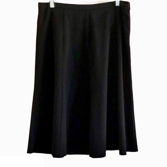 KIM ROGERS—WOMEN’S PLUS—BLACK—SIDE ZIP–FRONT PLEATS, KNEE LENGTH SKIRT!! EUC!! - Picture 3 of 8